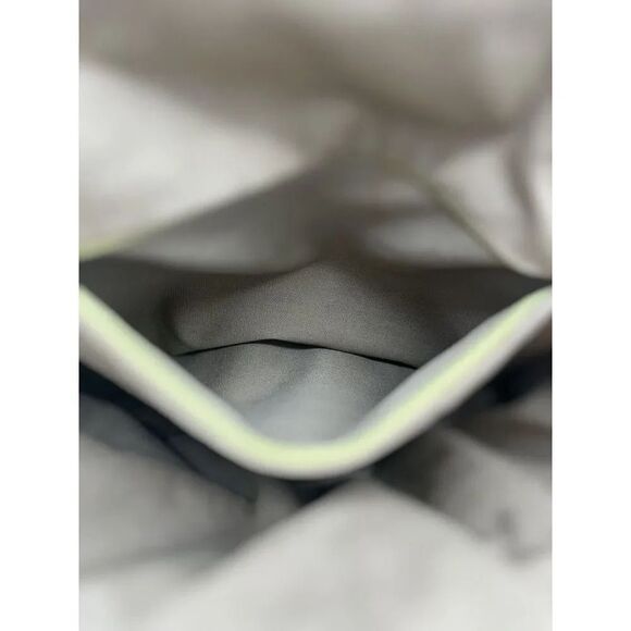 1970s Inspired Handmade Macrame Crochet Handbag With Floral Wooden Handle - Picture 4 of 10